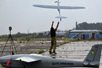 أوكرانيا تعتزم إنتاج آلاف الطائرات المسيرة بعيدة المدى في عام 2024