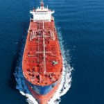 الحوثيون يهاجمون سفينة نفط بريطانية في مياه البحر الأحمر