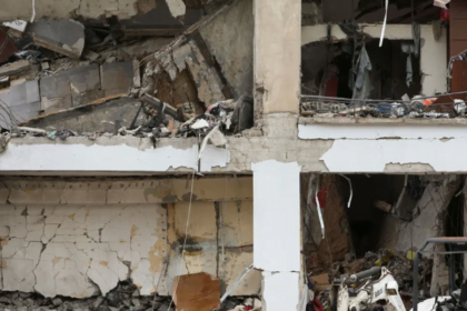 غارة إسرائيلية تودي بحياة سيدة وصغيرتها في لبنان الجنوبي