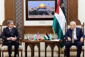 الرئيس الفلسطيني محمود عباس خلال استقباله وزير الخارجية الأميركي أنتوني بلينكن في رام الله - 31 يناير 2023 - AFP
