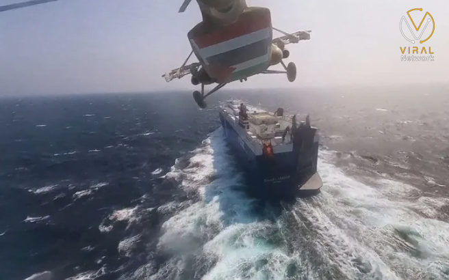 سفينة قرب اليمن تغير اتجاهها بناءً على توجيهات السلطات المحلية