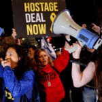 المئات من المحتجين الإسرائيليين يطالبون بإجراء انتخابات مبكرة