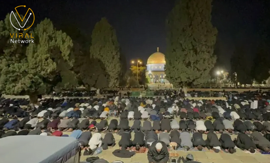 55 ألف مسلم يؤدون صلوات العشاء والتراويح في المسجد الأقصي