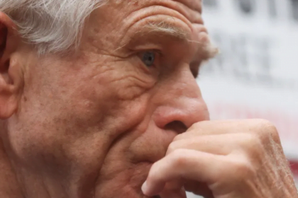 مقرب من ترامب يدان ويحكم عليه بالسجن لأربعة أشهر