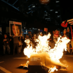 موجة اعتقالات تجتاح تل أبيب وتصاعد وتيرة الاحتجاجات في الشوارع