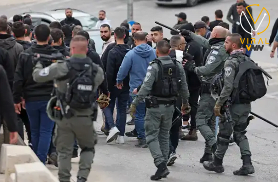 عملية اعتقال لعمال وسائقين داخل المناطق المحتلة