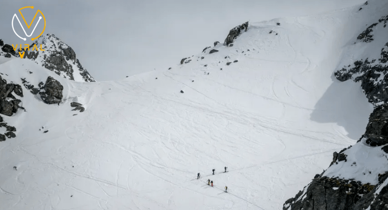 انهيار جليدي يهز جبال الألب ويخلف ضحايا ومفقودين