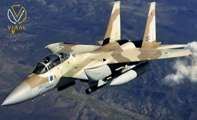 طائرة حربية إسرائيلية تعود متضررة من عملية قصف في قطاع غزة