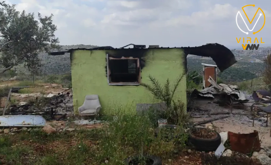 مستوطنون يشعلون حريقاً في غرفة زراعية غرب سلفيت