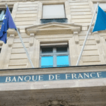 فرنسا تنفي تأثير التوتر في الشرق الأوسط على خفض الفائدة