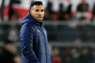 نجم الكرة الأرجنتيني ينقل إلى المستشفى بسبب مشاكل صحية