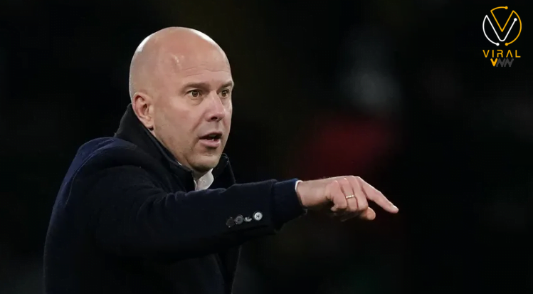 آرني سلوت يبدأ مسيرته مع ليفربول بعد تسوية التعويض مع فينورد