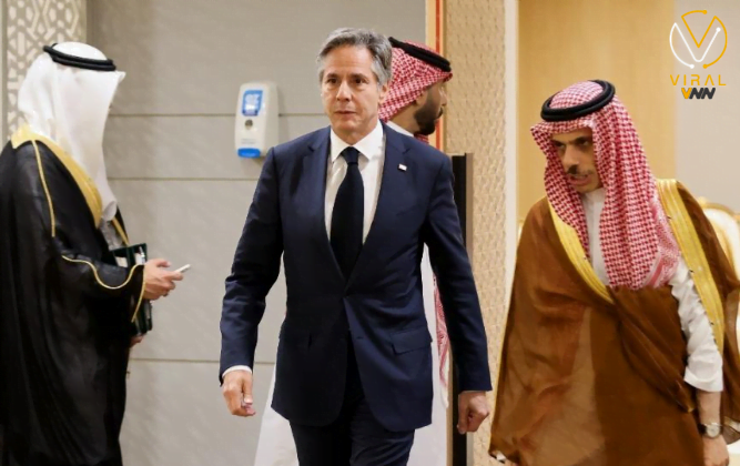 زيارة وزير الخارجية الأمريكي للسعودية تعزز العلاقات الثنائية