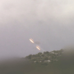 حزب الله ينفذ عمليات مسلحة بمسيرات وصواريخ علي اسرائيل