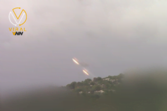 حزب الله ينفذ عمليات مسلحة بمسيرات وصواريخ علي اسرائيل