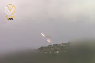 حزب الله ينفذ عمليات مسلحة بمسيرات وصواريخ علي اسرائيل