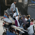 أكثر من 300 ألف شخص غادروا خلال أسبوع