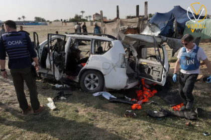 منظمة حقوقية تدعو لمحاسبة المسؤولين عن استهداف عمال الإغاثة في غزة