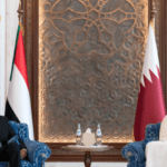 أمير قطر يتصل بالبرهان هاتفيا لبحث العلاقات الثنائية