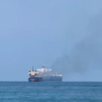 إستهداف سفينة نفط بصاروخ قرب سواحل اليمن