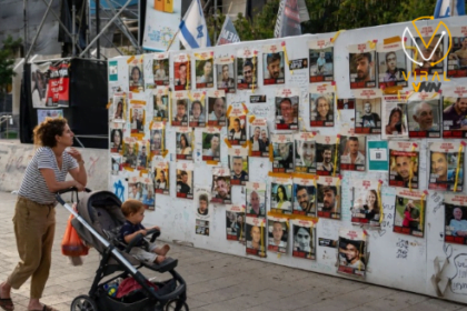 أهالي الأسرى الإسرائيليين في غزة يناشدون بإنهاء الحرب