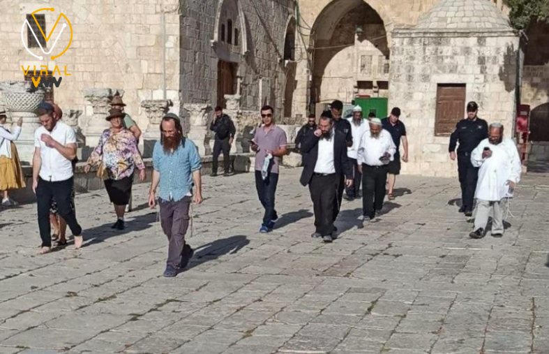 اقتحام مستوطنين للمسجد الأقصى