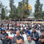 الأقصى يشهد حضور 35 ألف مصلي في صلاة الجمعة