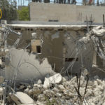 عائلة مقدسية تضطر لهدم منزلها بيدها تحت تهديد الاحتلال