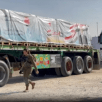 إصابة سائق شاحنة مساعدات برصاص الاحتلال في خانيونس