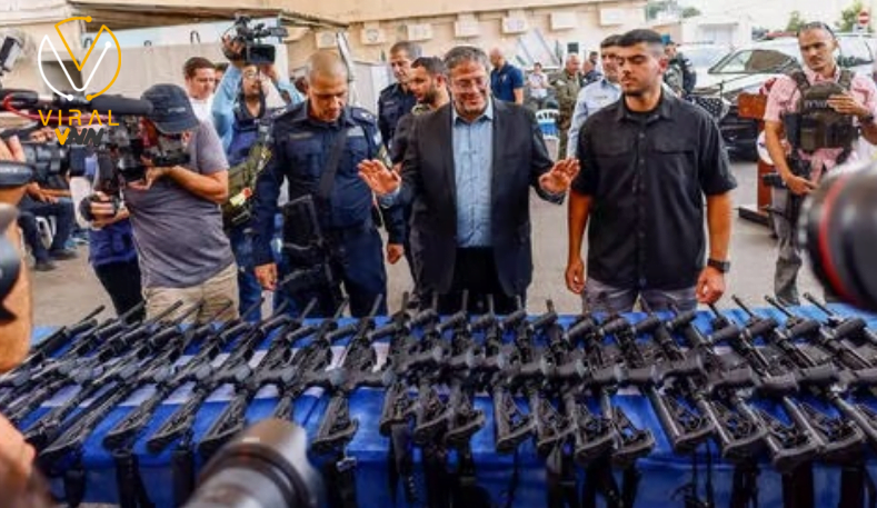 عصابة داخل وزارة بن غفير تروج للأسلحة بمقابل رشاوى