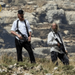 بن غفير يحث الإسرائيليين على التسليح بعد حادثة تل أبيب