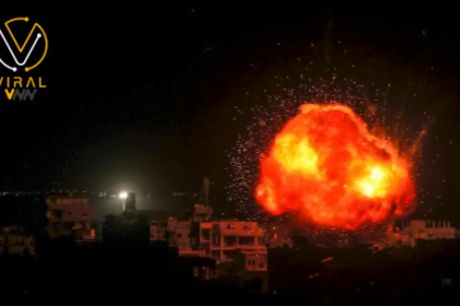 الاحتلال يقصف منزلاً في دير البلح