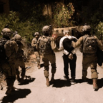 الاحتلال ينفذ اعتقالات في الضفة الغربية فجر اليوم