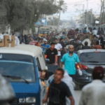 آلاف المدنيين من دير البلح يواجهون التهجير إثر أوامر الإخلاء الجديدة من الاحتلال