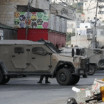 الاحتلال يفرض إجراءات صارمة على الخليل ويعتقل سبعة فلسطينيين