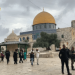 أعداد كبيرة من المتطرفين تقتحم المسجد الأقصى