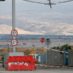 إغلاق جسر الملك حسين في الأردن حتى إشعار آخر