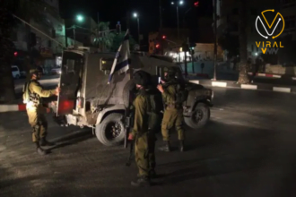 قوات الاحتلال تعتقل 17 شخصاً وتبني حواجز في مناطق مختلفة من الخليل