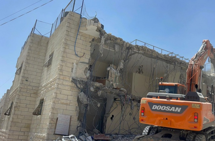 الاحتلال يصدر إخطارات هدم واستدعاءات بالقدس