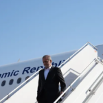 الرئيس الإيراني يصل إلى الدوحة