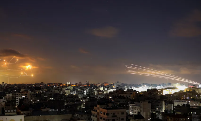 كتائب القسام تعلن عن هجوم صاروخي على تل أبيب