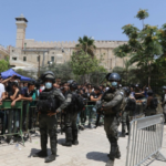 الاحتلال يمنع الوصول الى الحرم الإبراهيمي لمدة 4 أيام