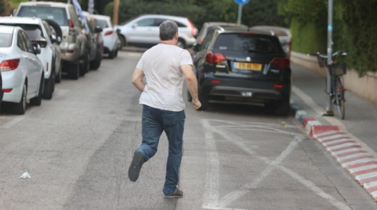 قصف صاروخي واسع النطاق على تل أبيب ومناطق أخرى