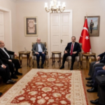 وفد من حماس يجري محادثات مع وزير الخارجية التركي في اسطنبول