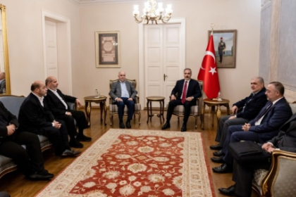 وفد من حماس يجري محادثات مع وزير الخارجية التركي في اسطنبول