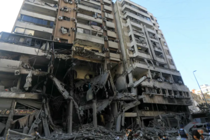 غارات إسرائيلية على لبنان تسفر عن عشرات الشهداء