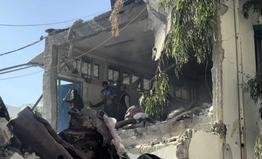 استشهاد أربعة أشخاص في قصف الاحتلال على دير البلح وجباليا