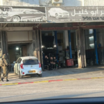 قوات الاحتلال تقتحم محلات تجارية في غرب سلفيت