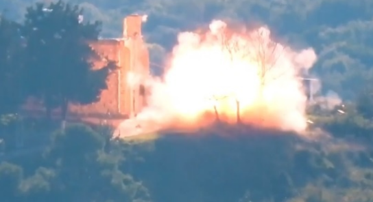 حزب الله يعلن نجاحه في تدمير دبابة إسرائيلية والتصدي لطائرة مقاتلة