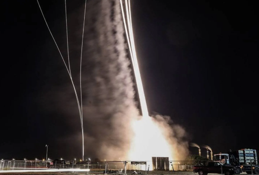 جيش الاحتلال يعترض صاروخ قادم من اليمن